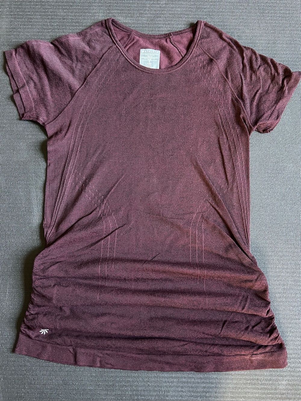 Athleta Seamless Speedlight Tee burgundy size small